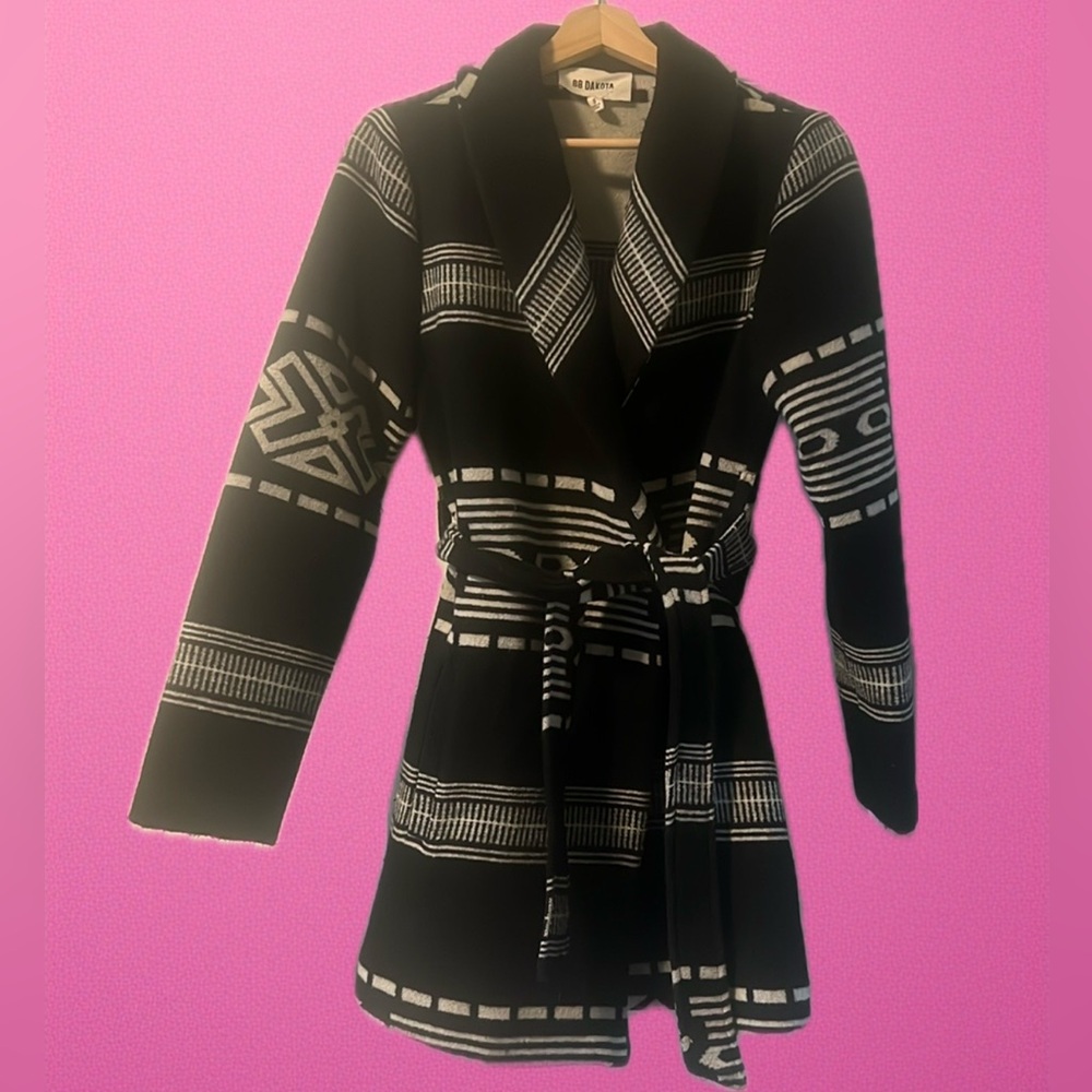 BB Dakota Belted Coat Jacket - Size Small